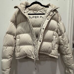 Aritzia Super Puff Shorty